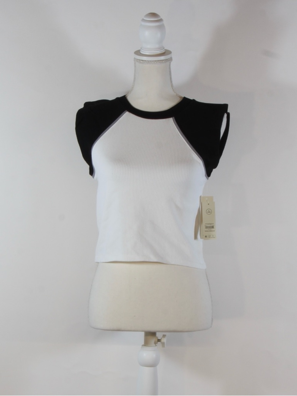 No Boundaries Women's Black & White Ribbed Cap-Sleeve Top NWT